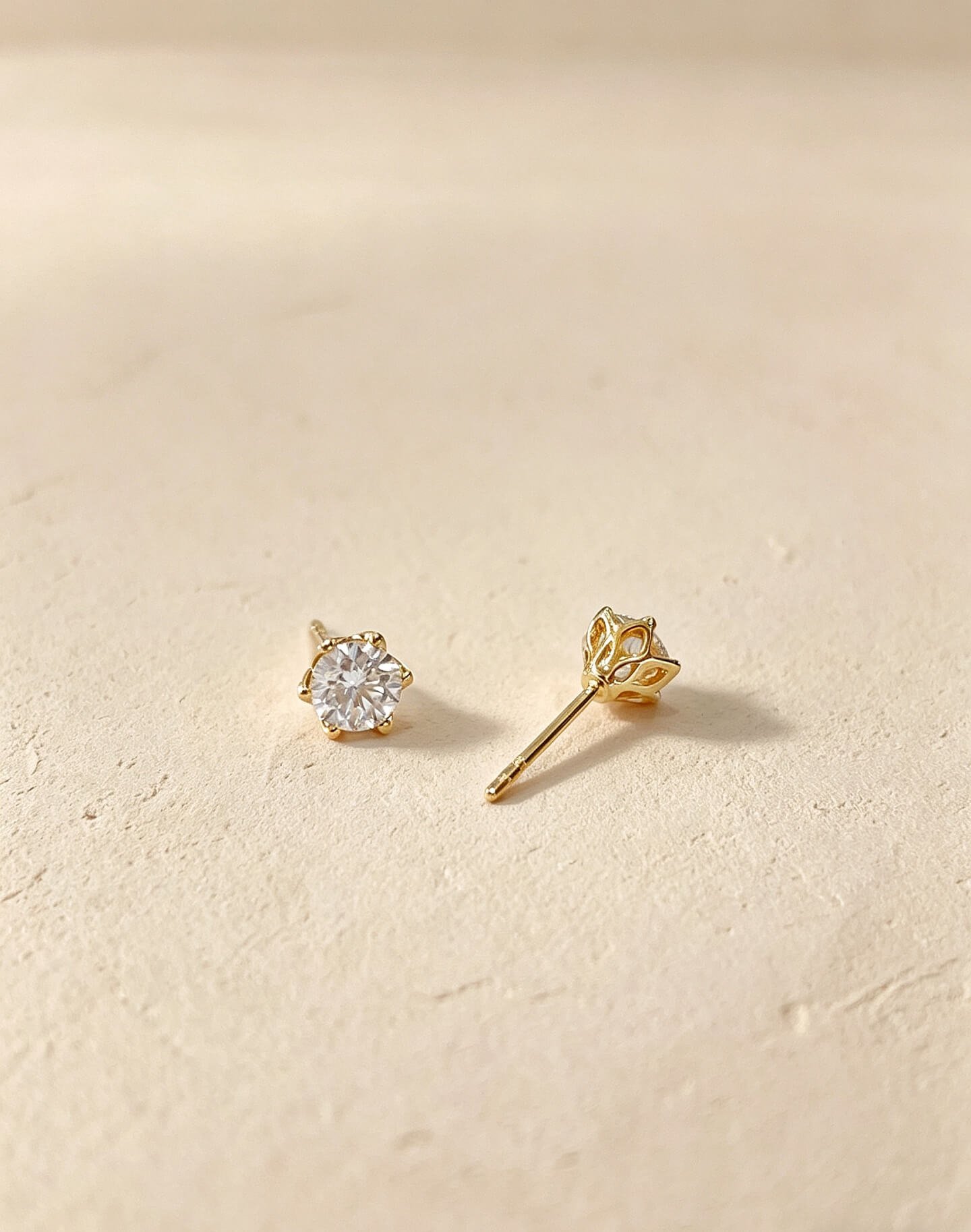 6 prongs round cut lab grown diamond earrings stud 6 prongs round cut lab grown diamond earrings stud