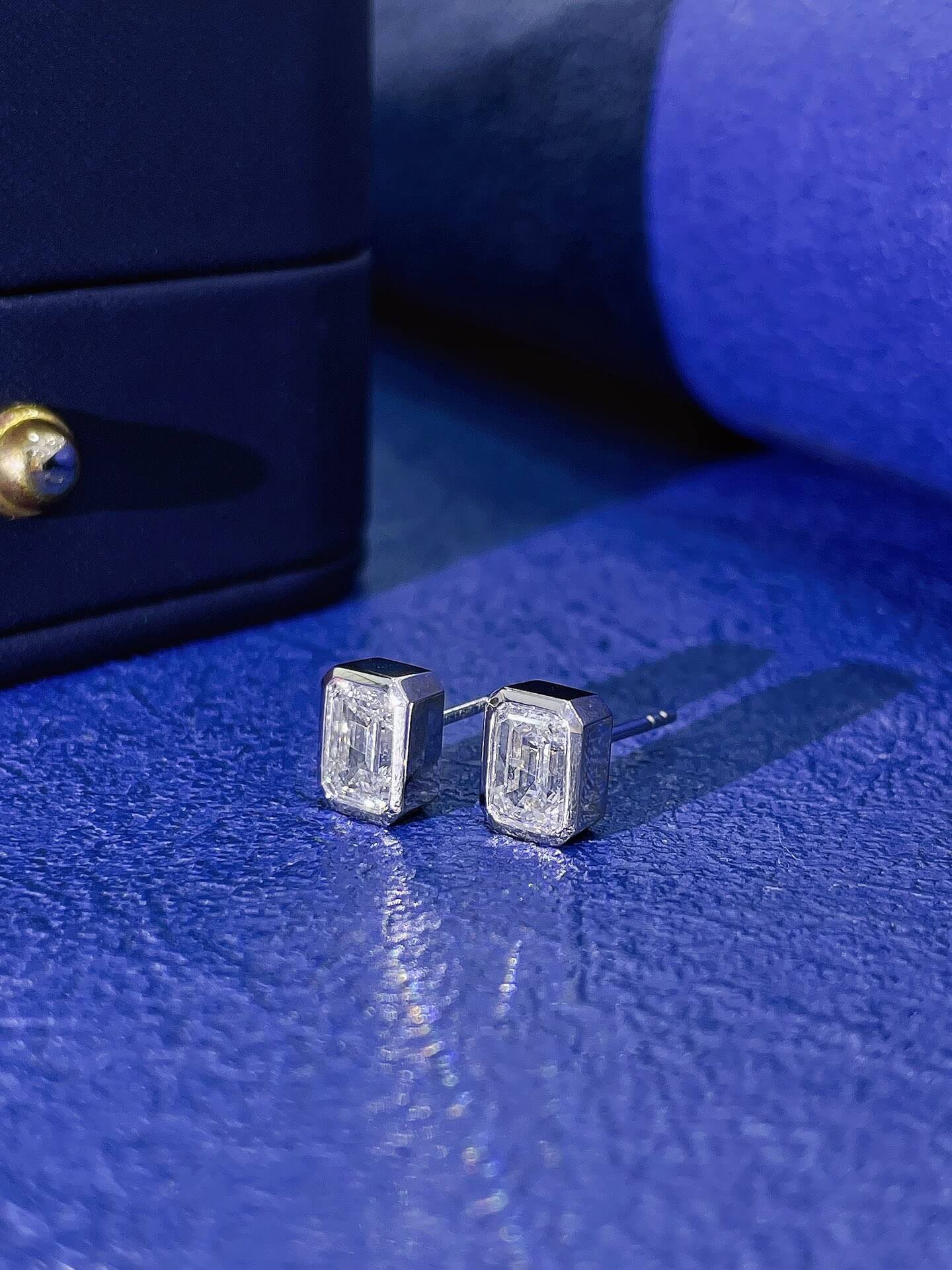 Bezel setting emerald cut lab grown diamond earrings stud