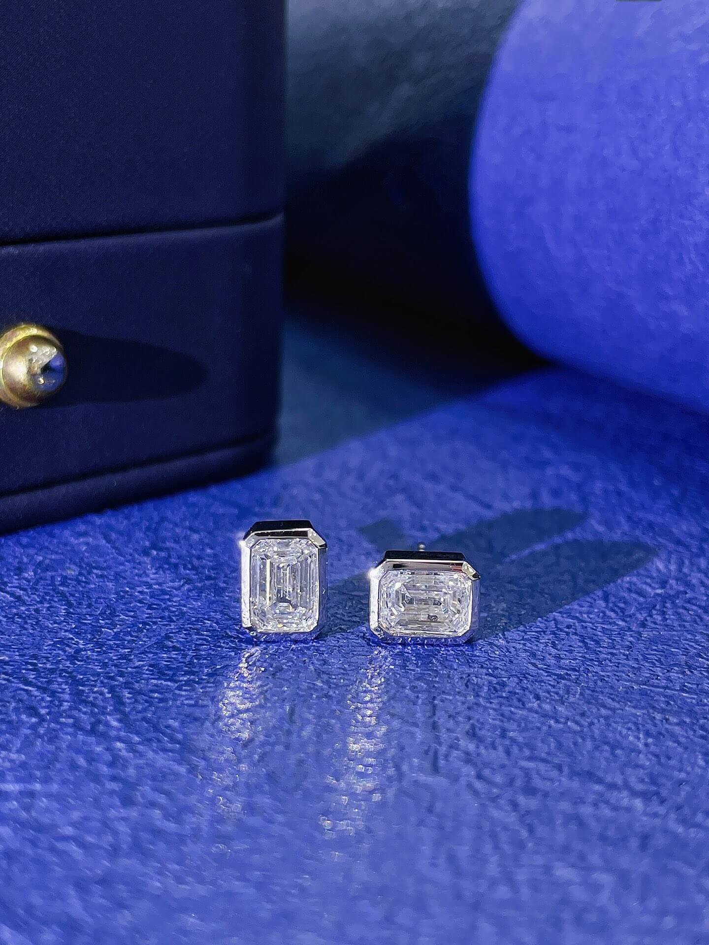 Bezel setting emerald cut lab grown diamond earrings stud