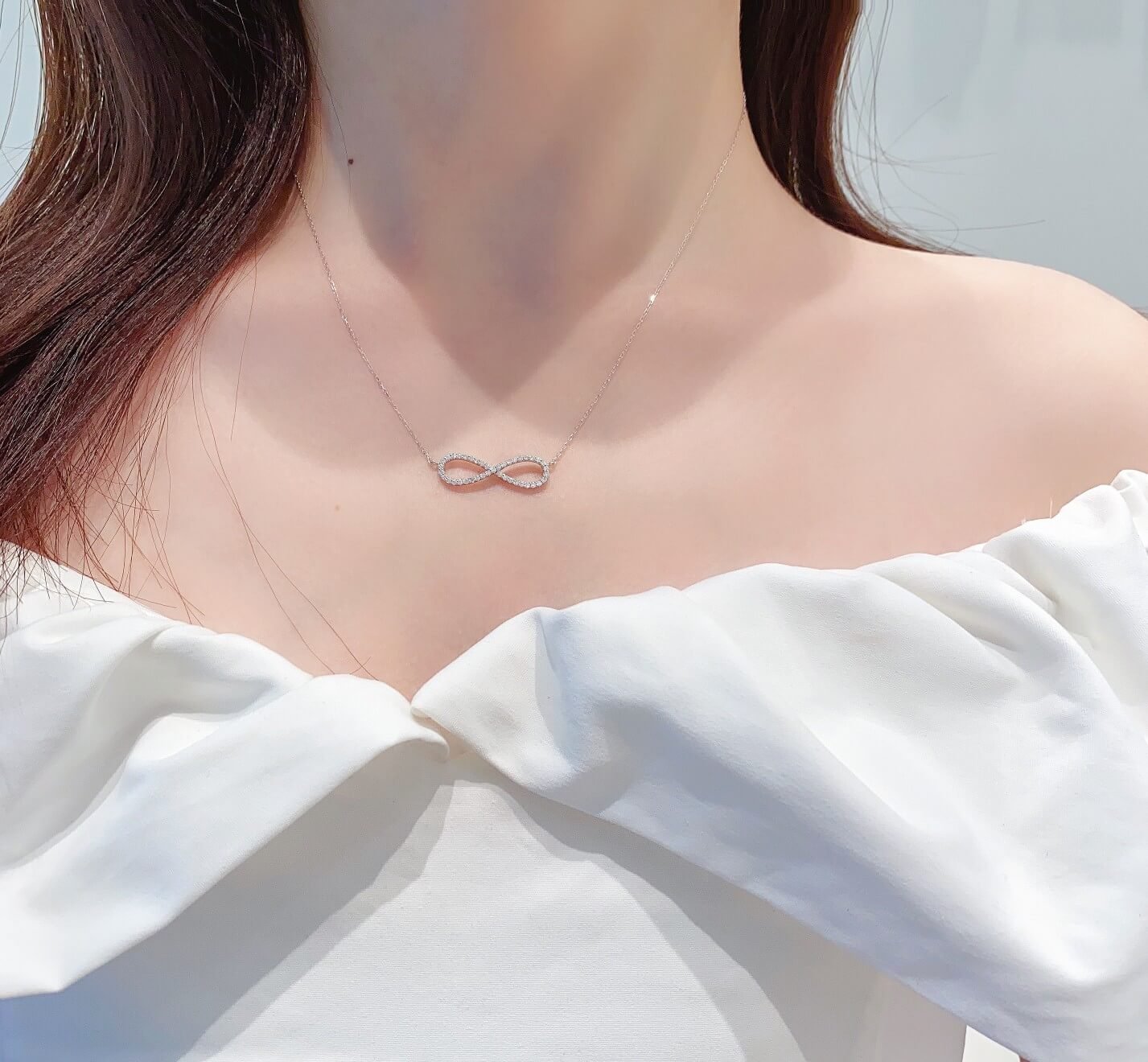Figure-8 lab grown diamond pendant necklace