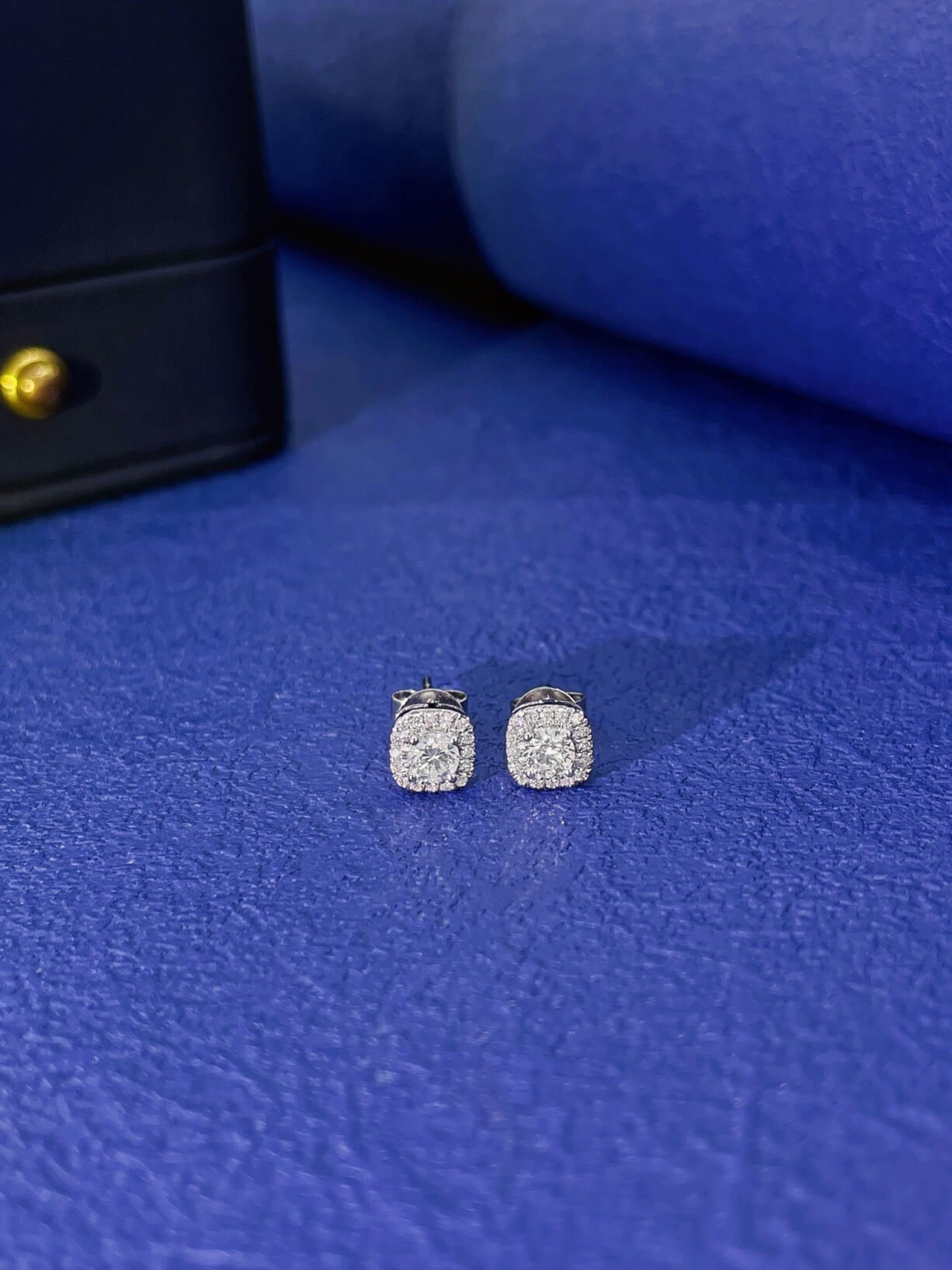 Halo setting round cut lab grown diamond earrings stud
