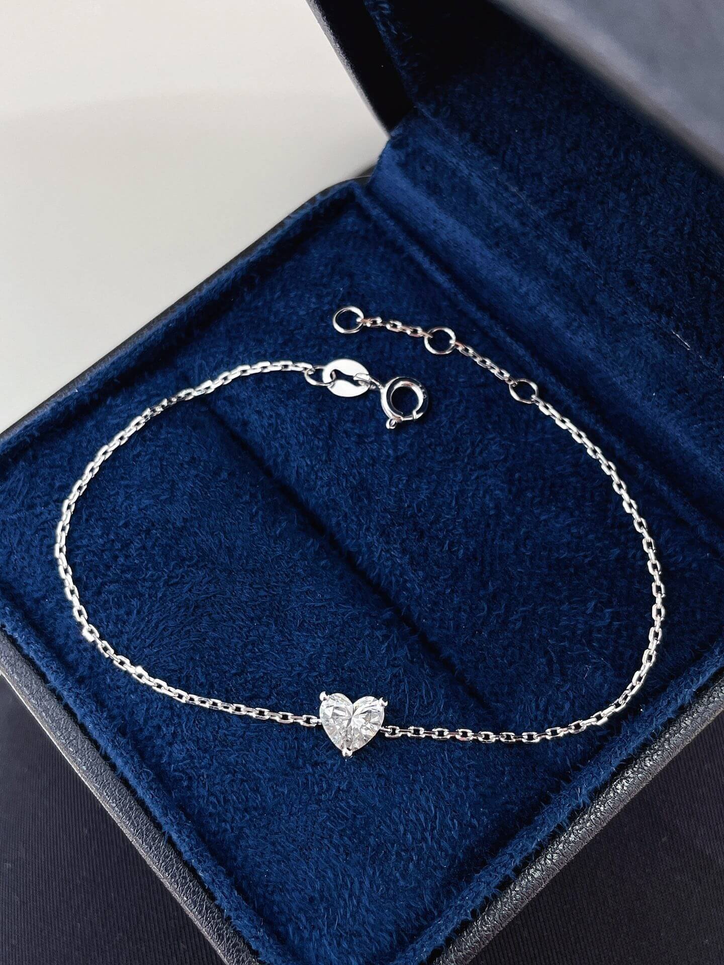 Heart cut lab grown diamond bracelet