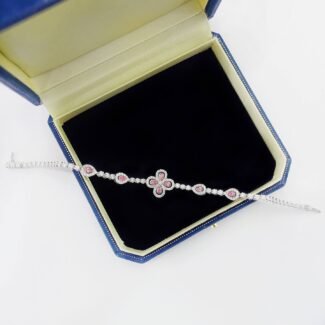 Pear cut four-leaf clover lab grown pink diamond bracelet
