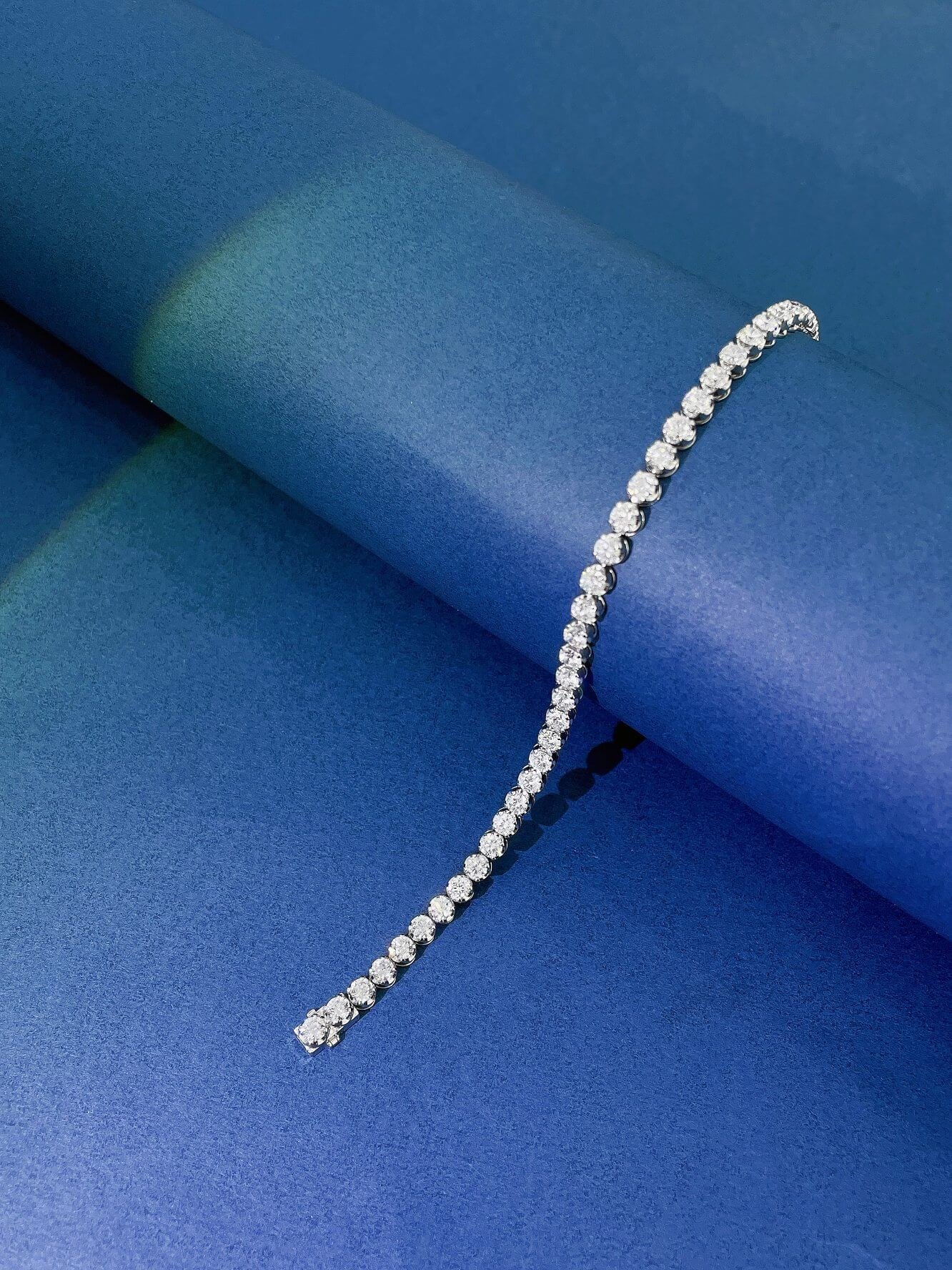 Round cut lab grown diamond tennis bracelet Round cut lab grown diamond tennis bracelet