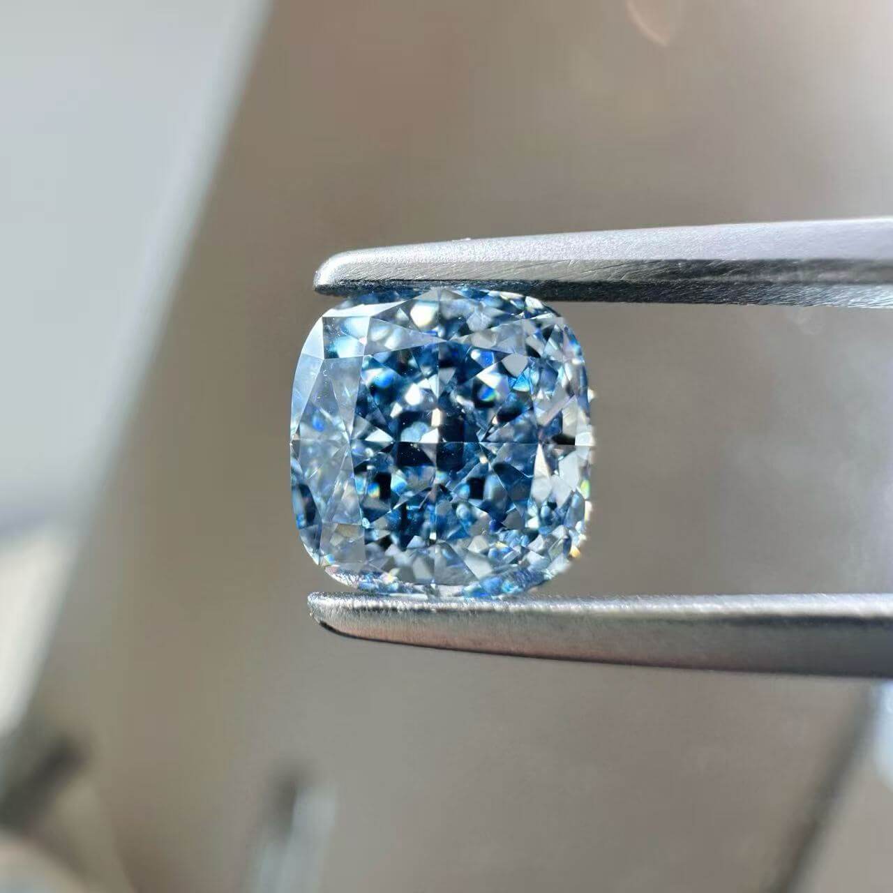 1.04ct cushion cut fancy intense blue lab grown diamond