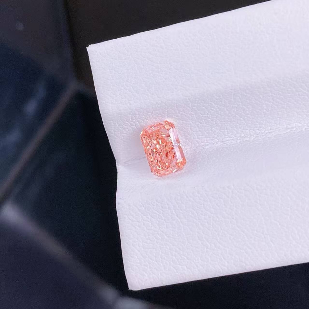 1.07ct radiant cut fancy vivid pink lab grown diamond