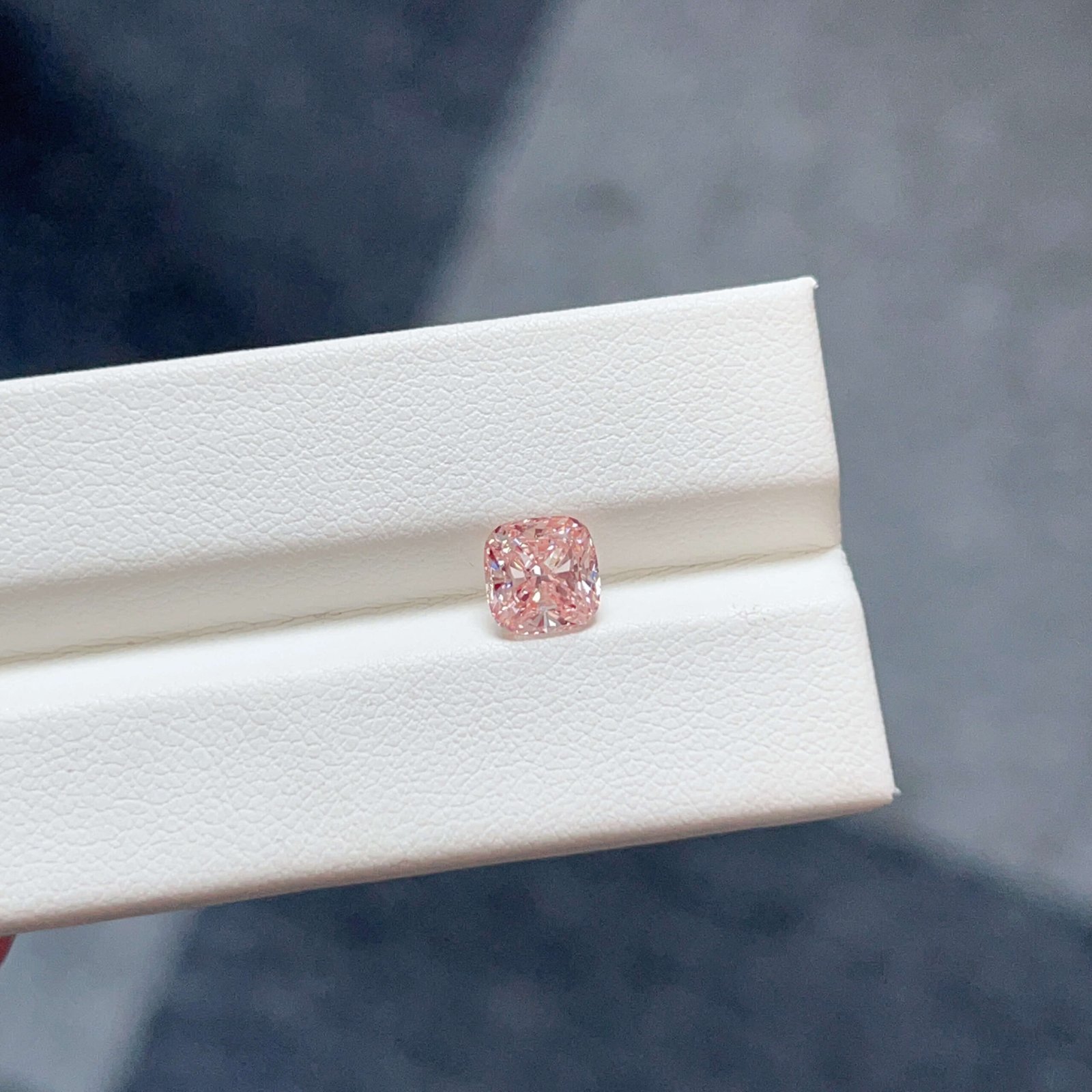 1.51ct cushion cut fancy vivid pink lab grown diamond