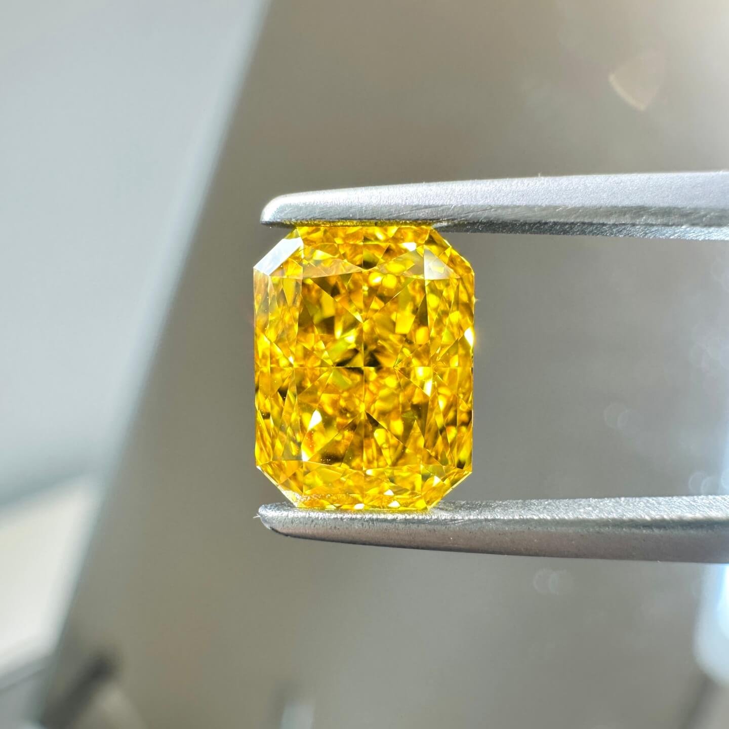 1.54ct radiant cut fancy vivid yellow lab grown diamond