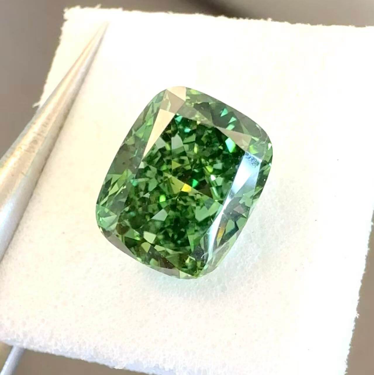 1.71ct cushion cut fancy vivid green lab grown diamond