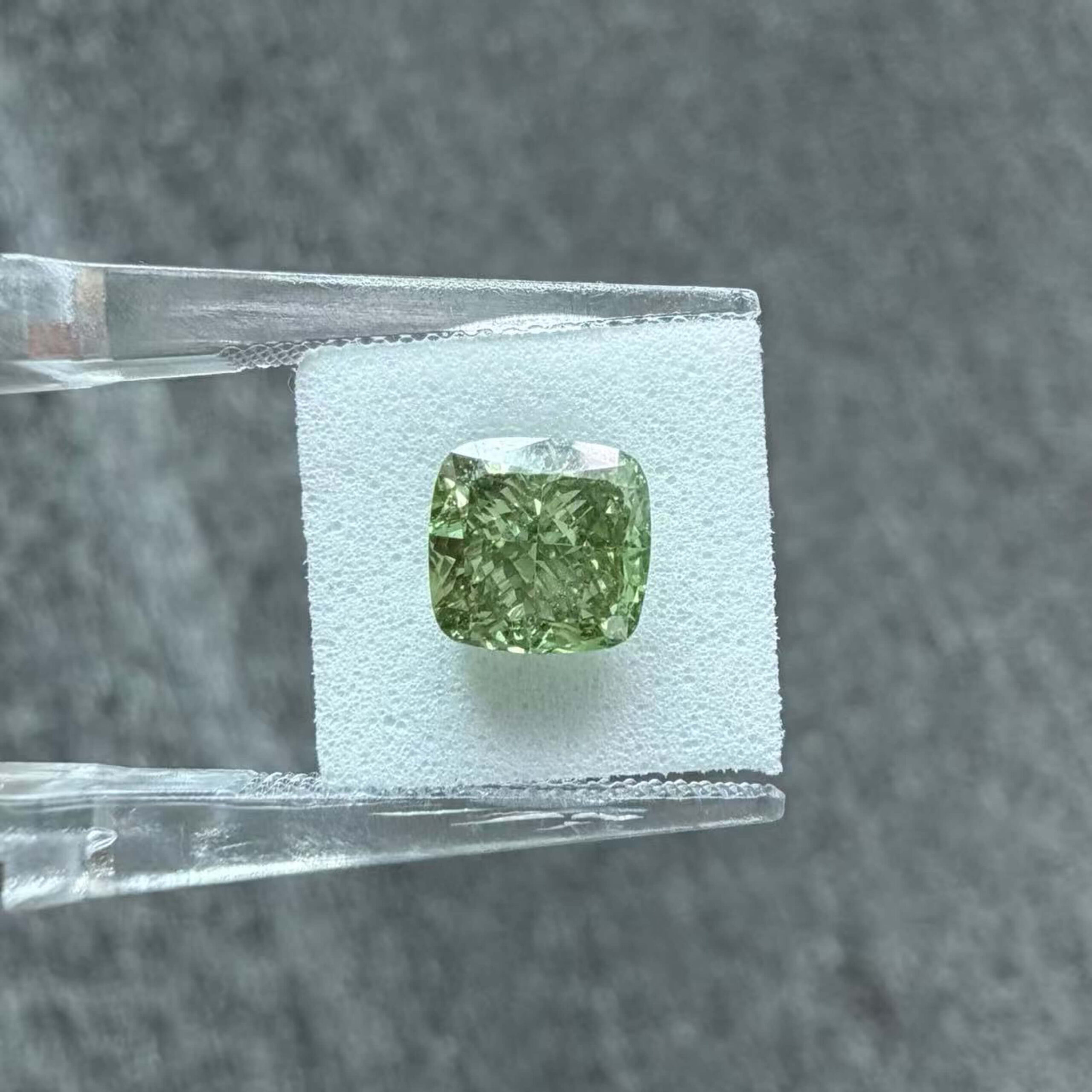 2.00ct cushion cut fancy vivid green lab grown diamond 2.00ct cushion cut fancy vivid green lab grown diamond