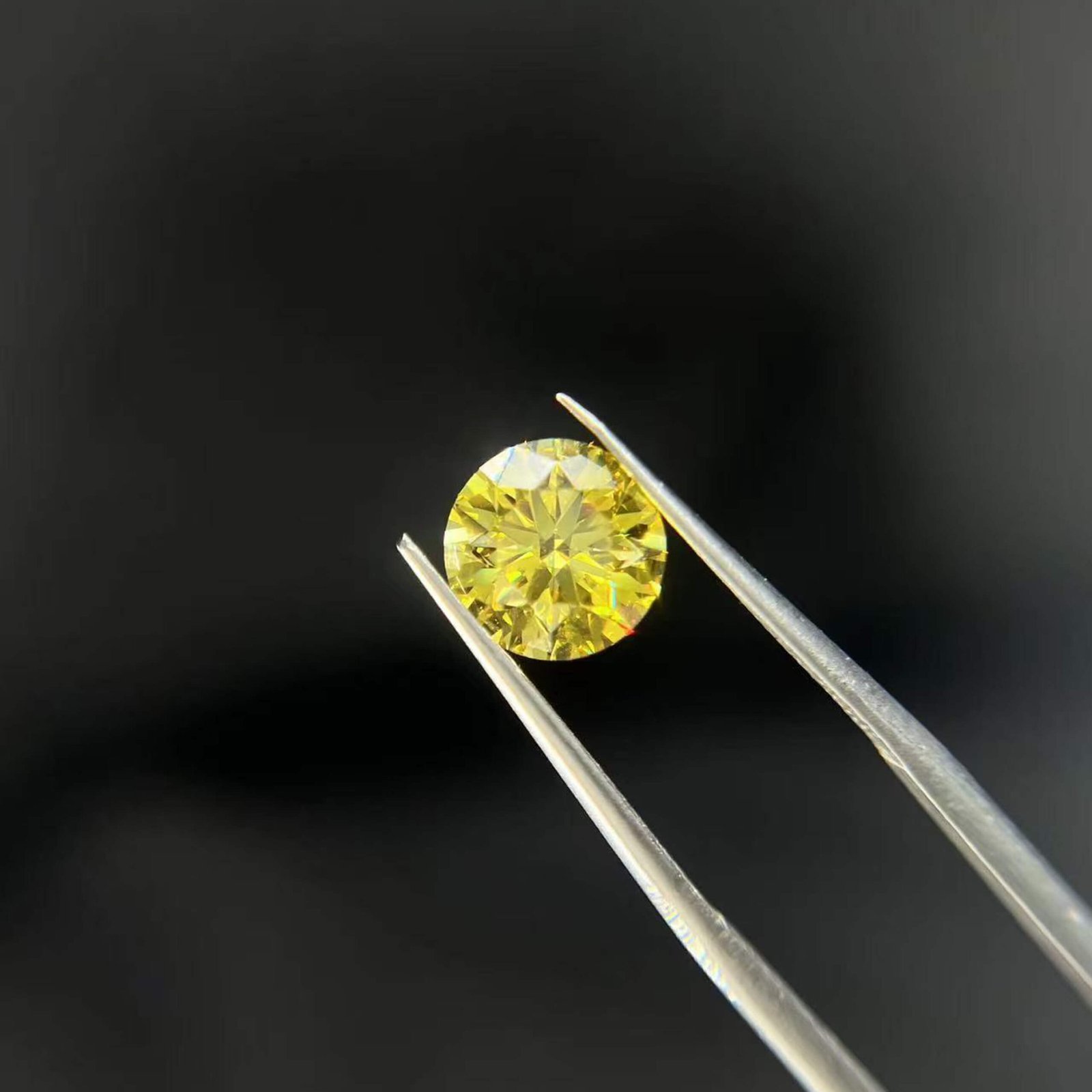2.06ct round cut fancy vivid yellow lab grown diamond
