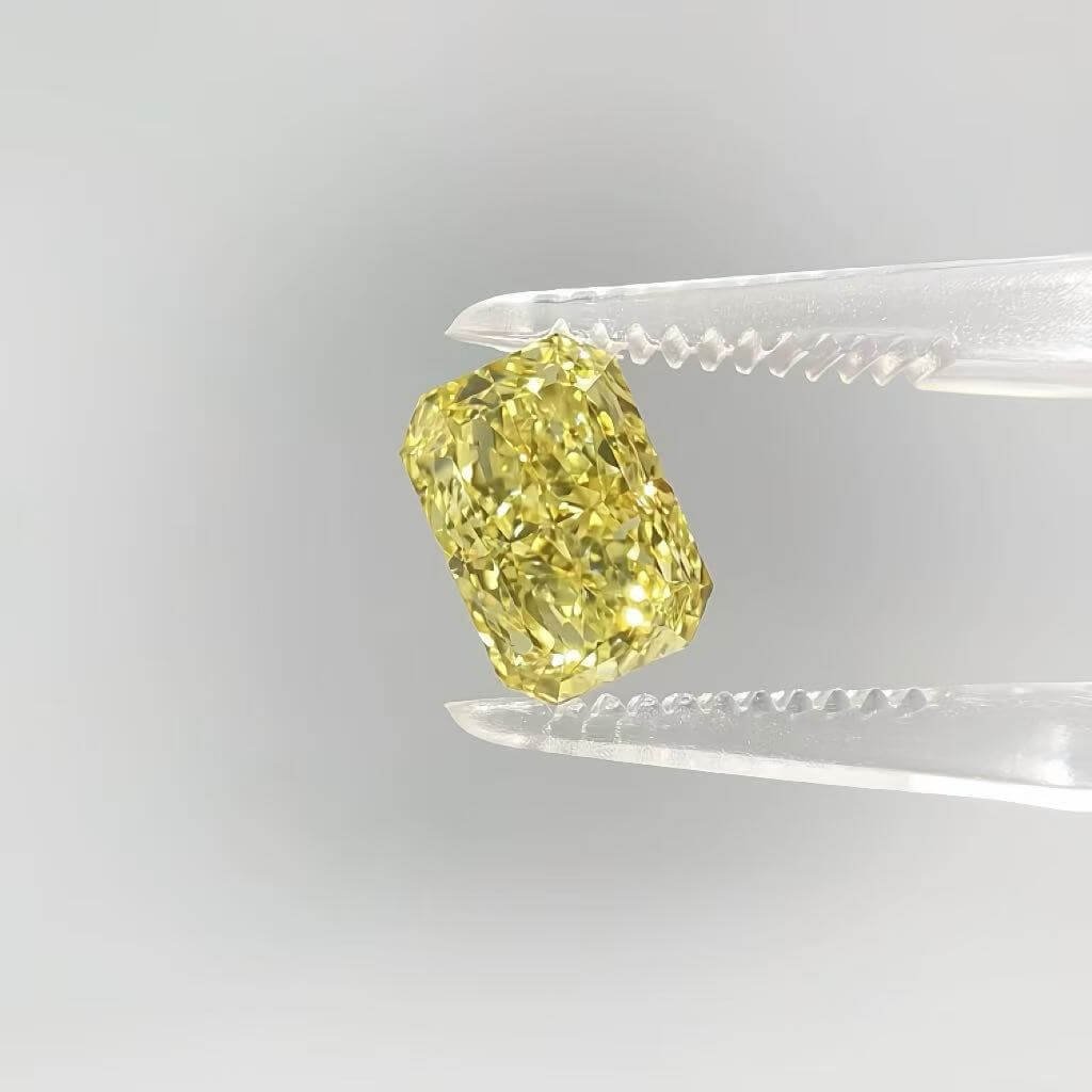2.55ct radiant cut fancy vivid yellow lab grown diamond