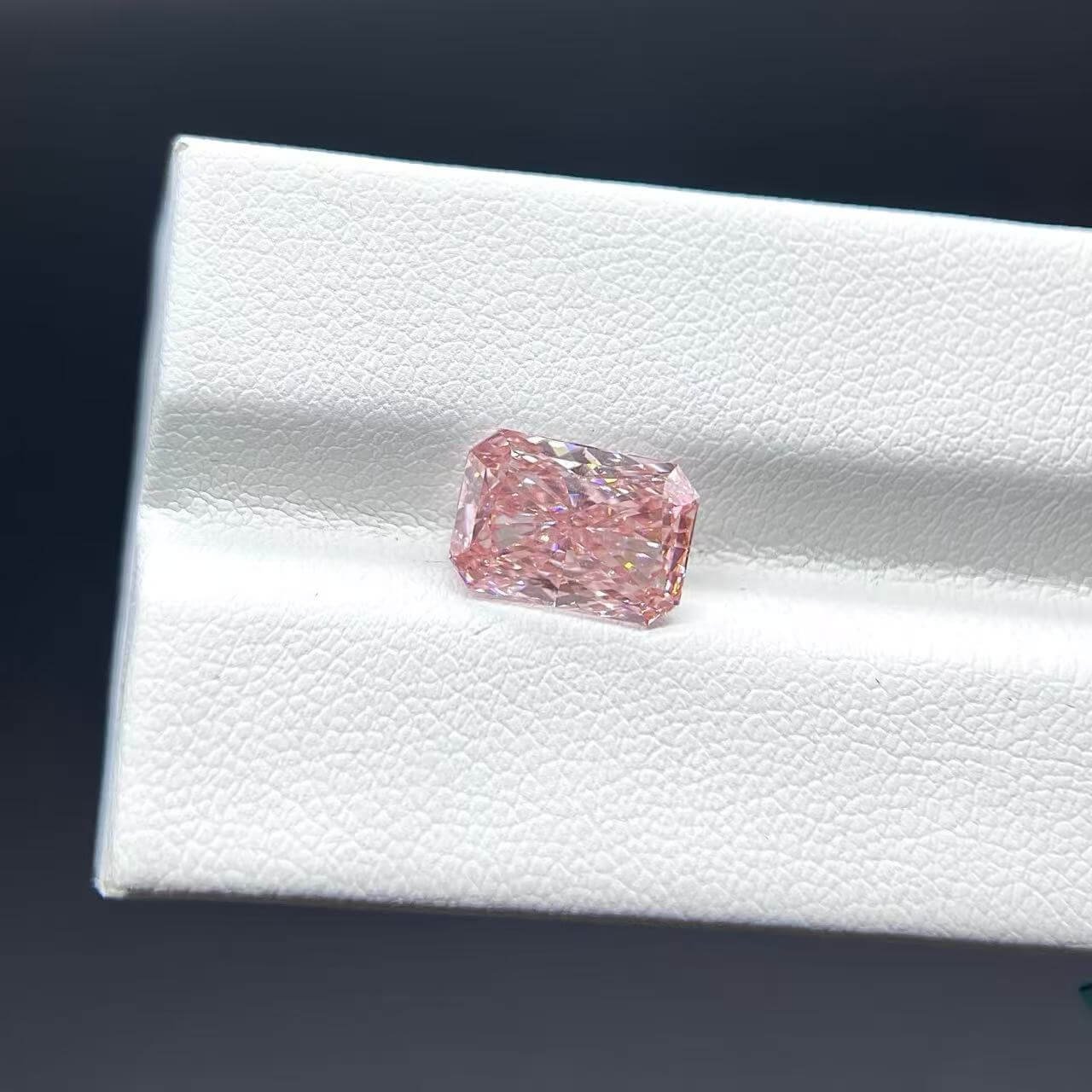 3.01ct radiant cut fancy vivid pink lab grown diamond