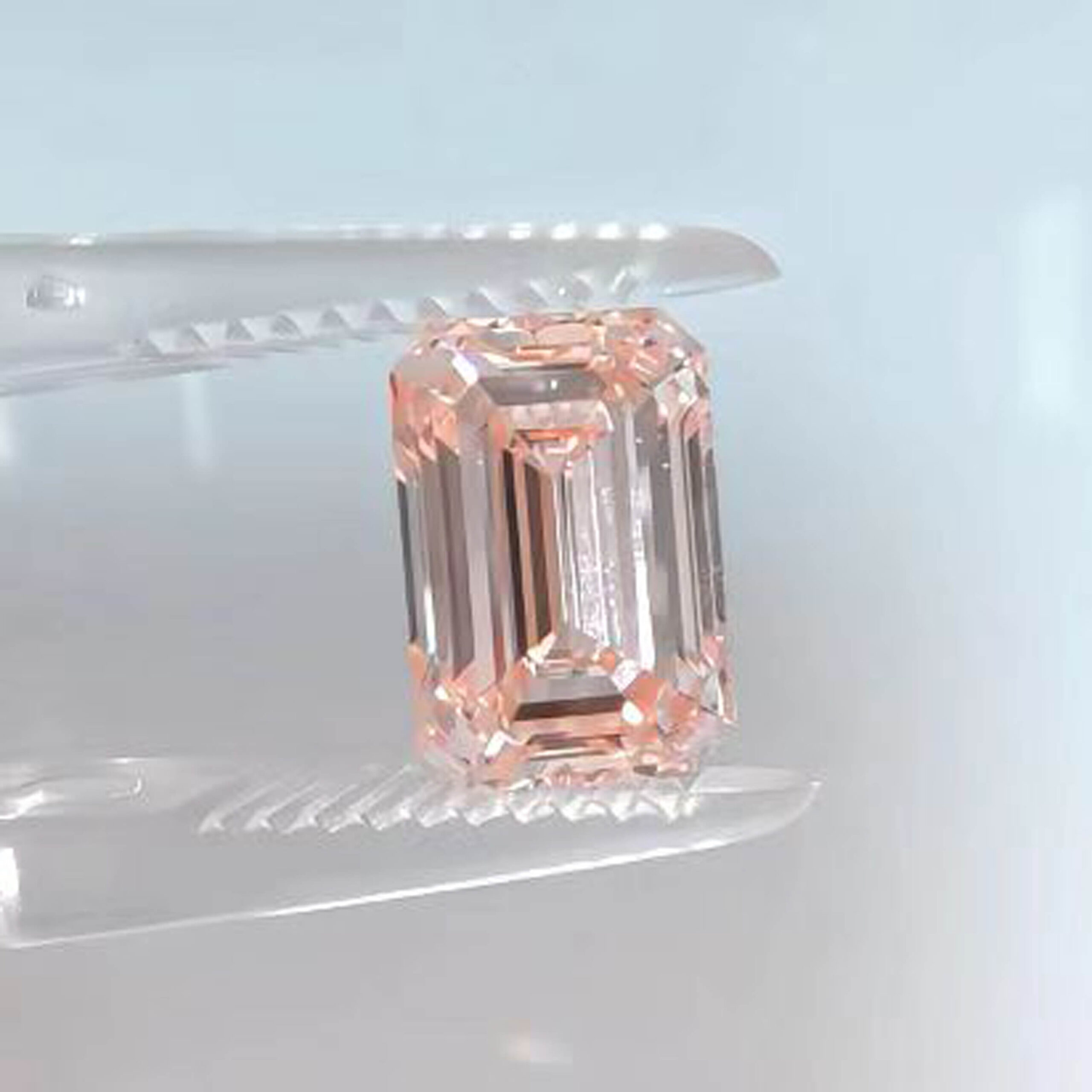 3.08ct emerald cut fancy intense pink lab grown diamond 3.08ct emerald cut fancy intense pink lab grown diamond
