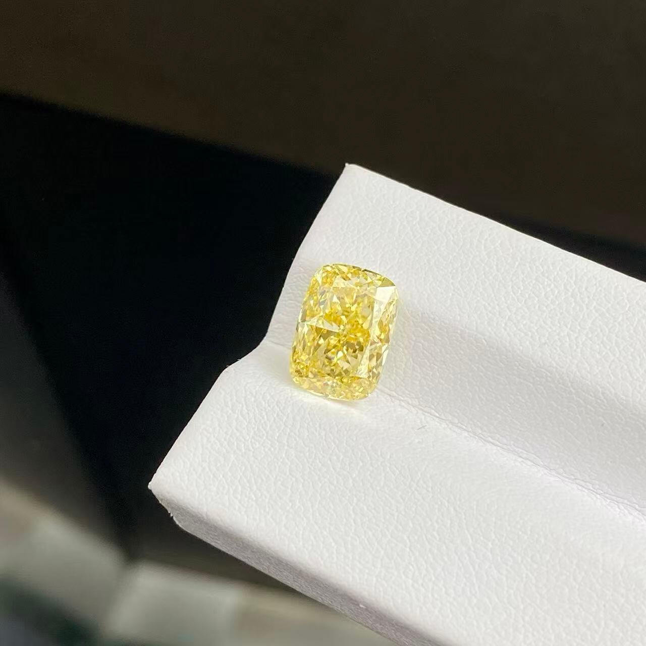 4.01ct cushion cut fancy vivid yellow lab grown diamond