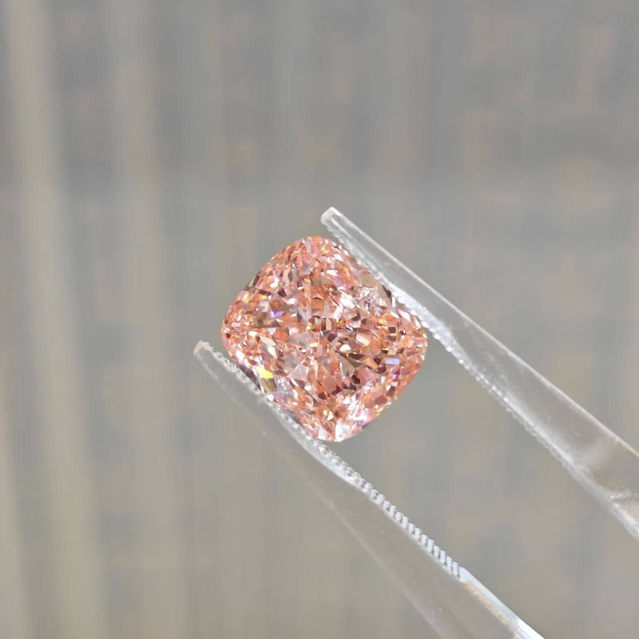4.10ct cushion cut fancy vivid pink lab grown diamond