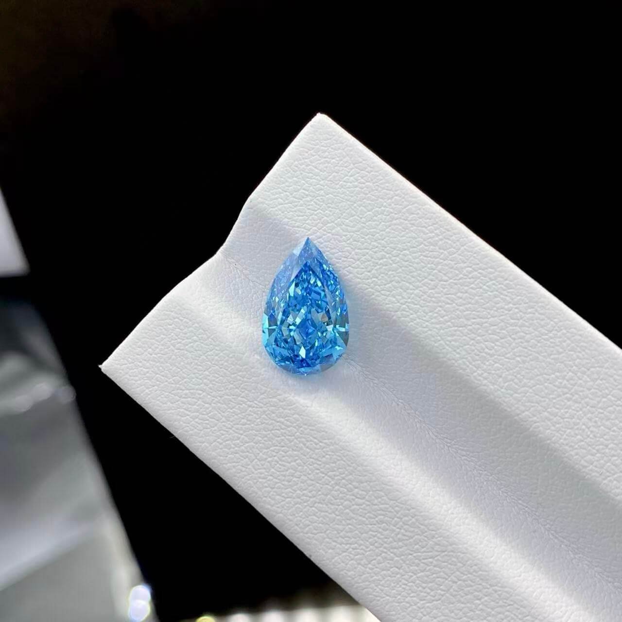 4.13ct pear cut fancy vivid blue lab grown diamond