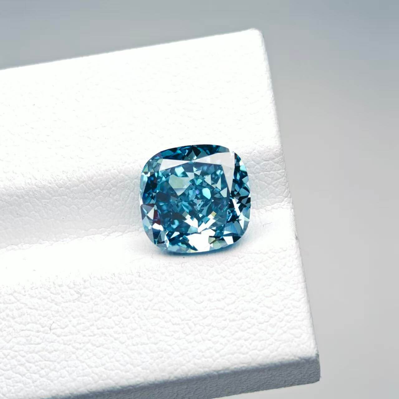 4.24ct cushion cut fancy intense blue lab grown diamond 4.24ct cushion cut fancy intense blue lab grown diamond
