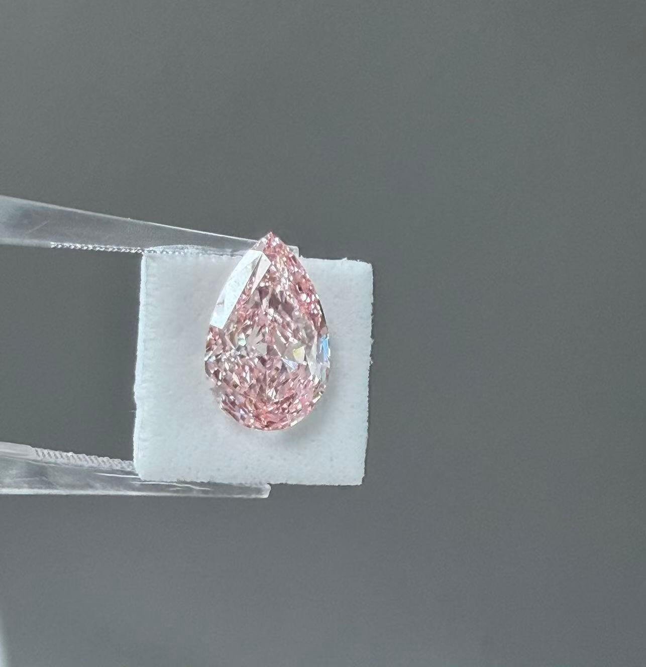 5.00ct pear cut fancy vivid pink lab grown diamond