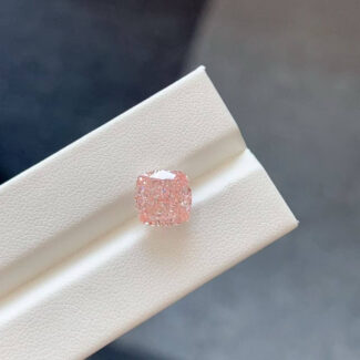 5.05ct cushion cut fancy vivid pink lab grown diamond