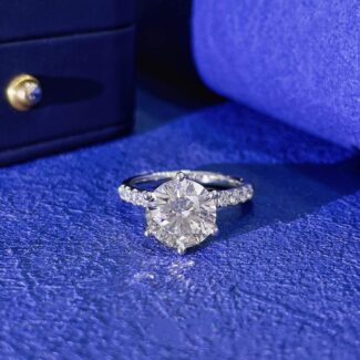 Round cut lab grown diamond engagement ring 04