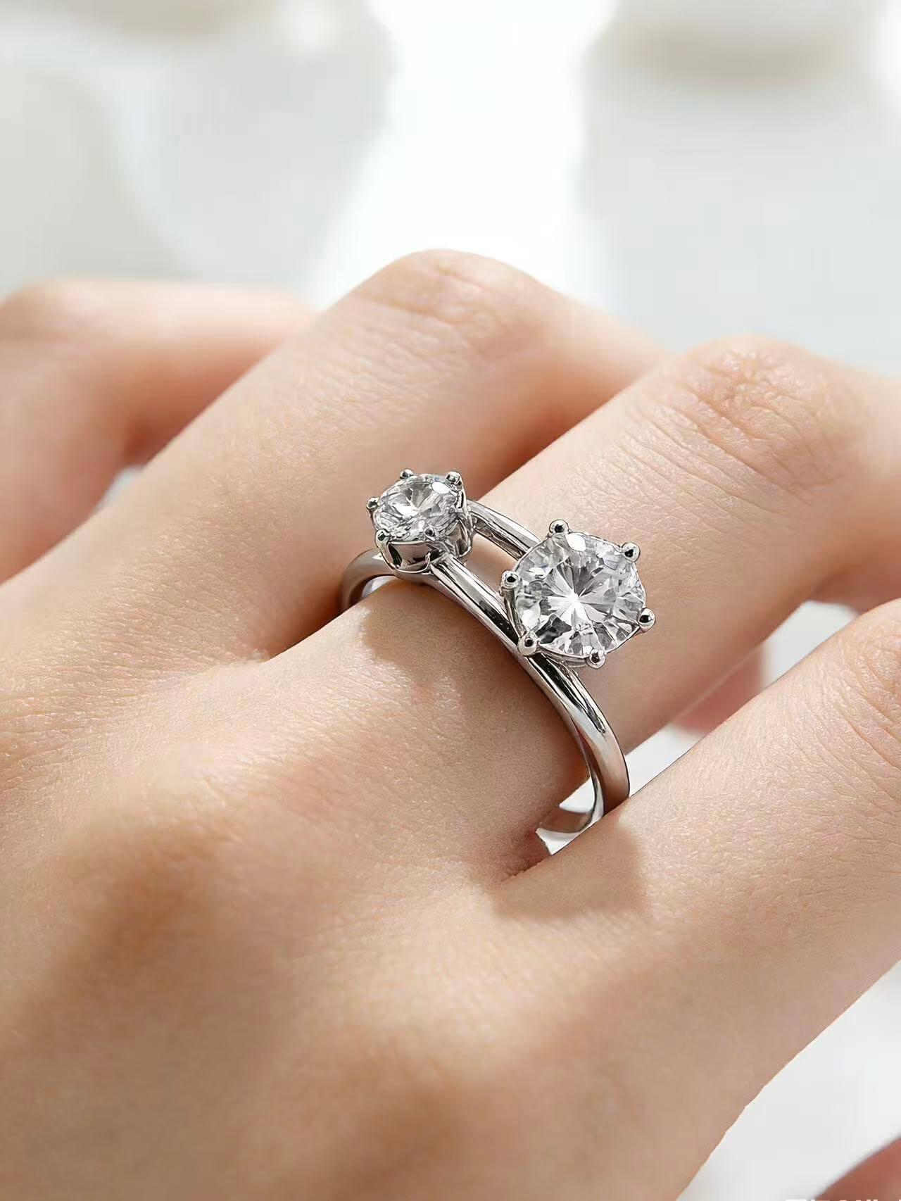 Round cut lab grown diamond toi-et-moi engagement ring