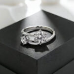 Round cut lab grown diamond toi-et-moi engagement ring