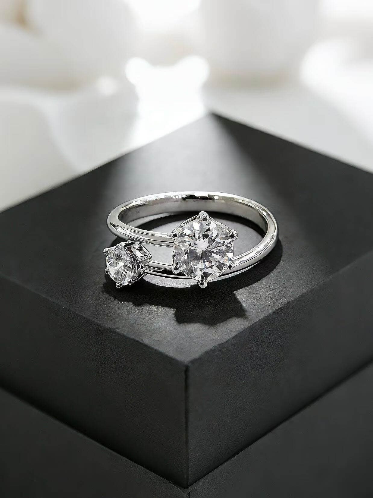 Round cut lab grown diamond toi-et-moi engagement ring