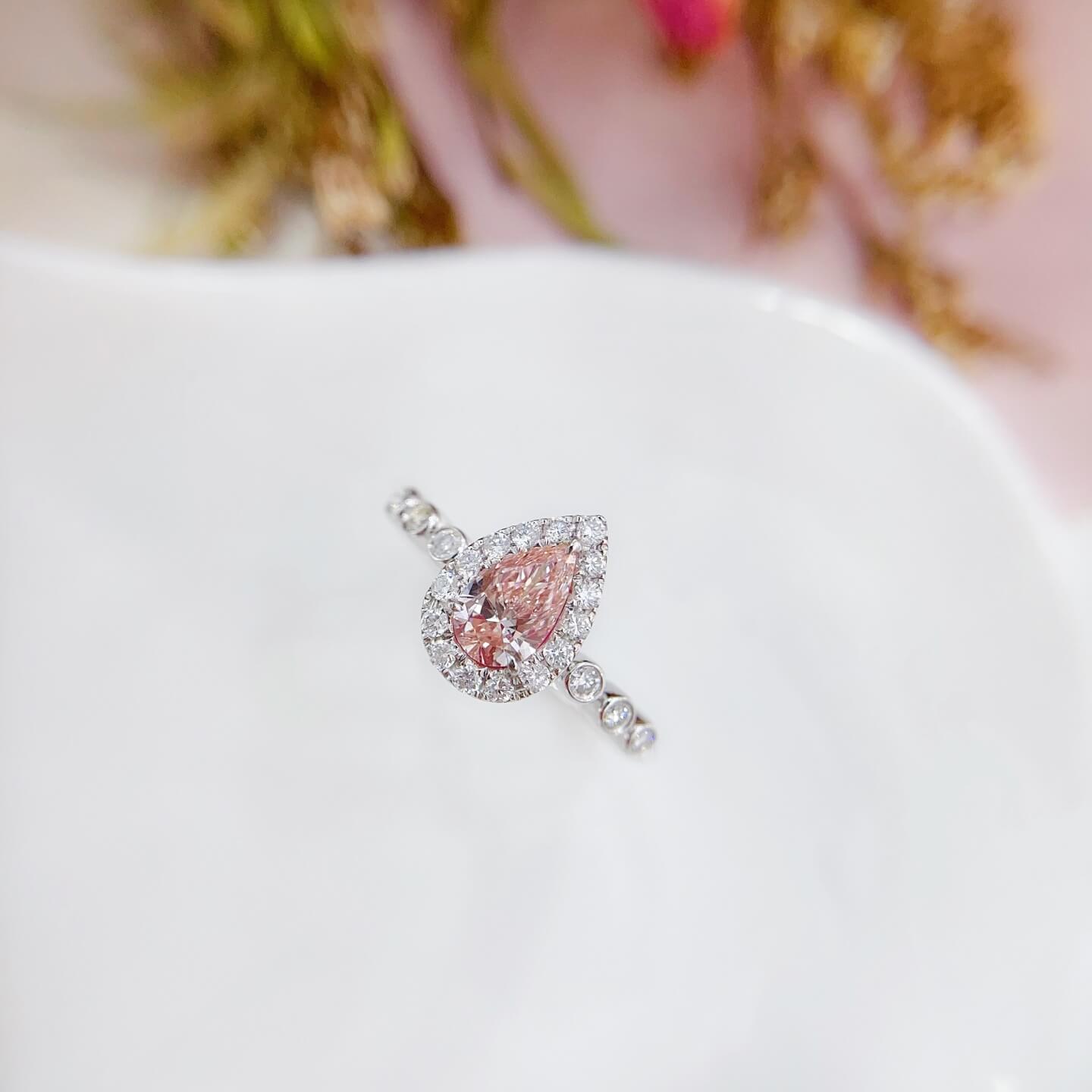 Pear cut lab grown pink diamond engagement ring 01