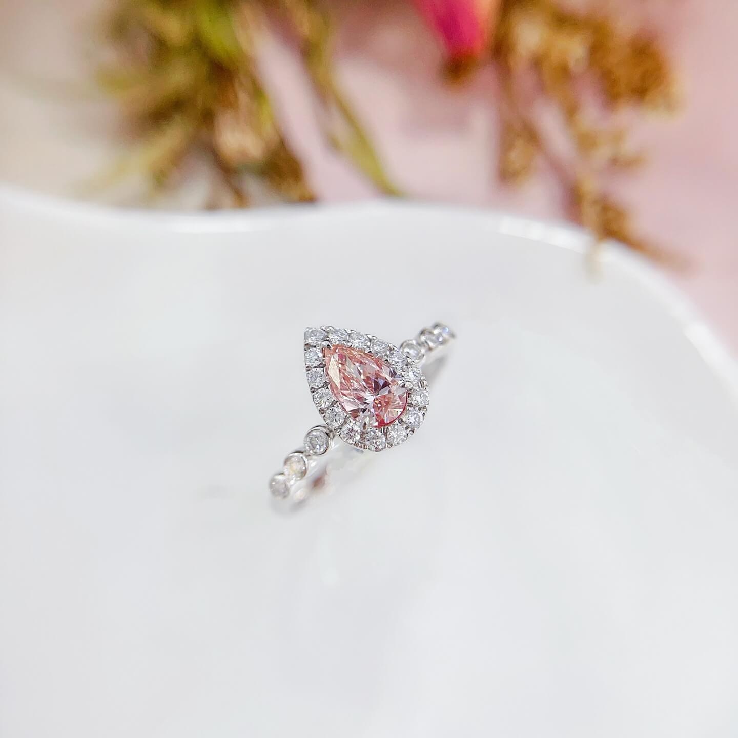 Pear cut lab grown pink diamond engagement ring 01